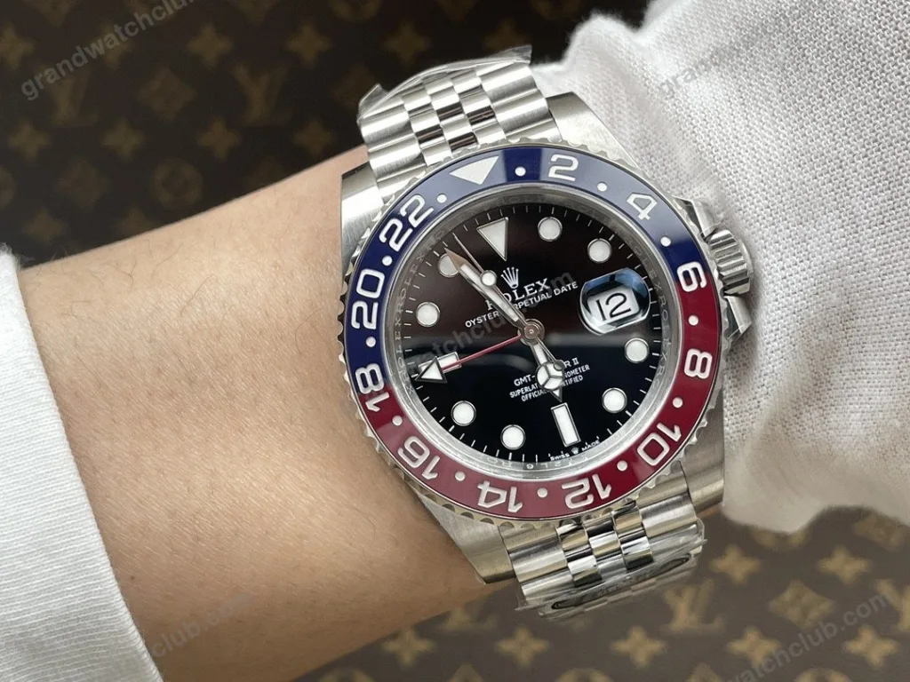 Super Clone Rolex GMT-Master II 126710BLRO “Pepsi” Jubilee – Swiss SuperClone