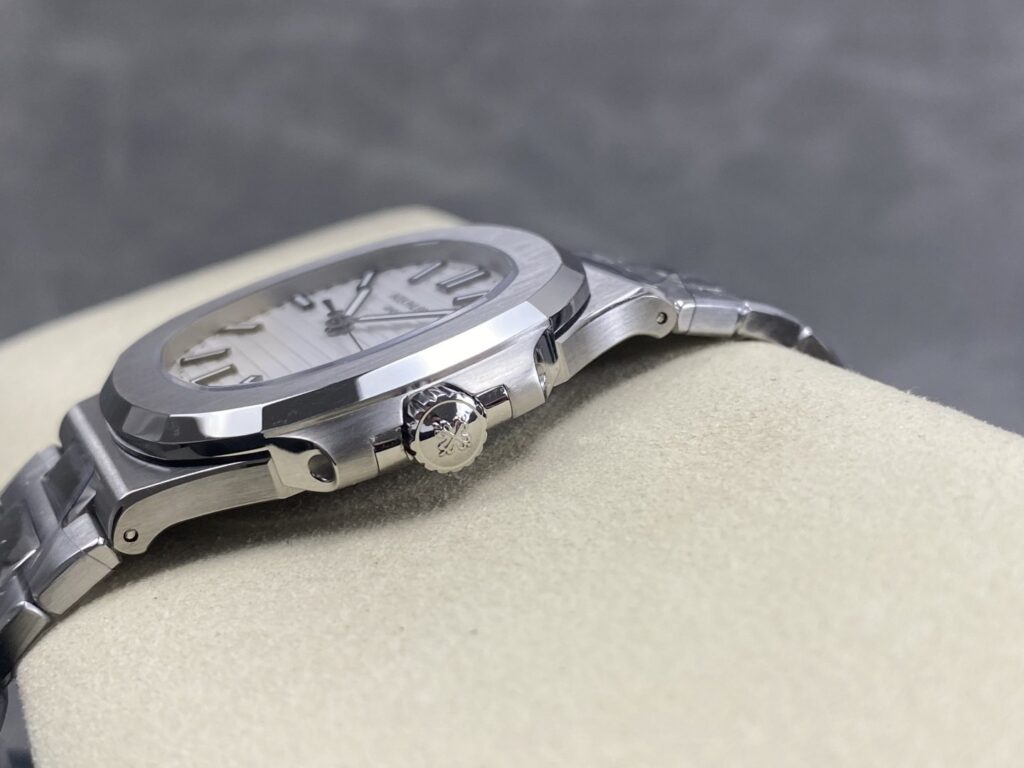 Super Clone Patek Philippe Nautilus 5711A White 40mm — bracelet detail