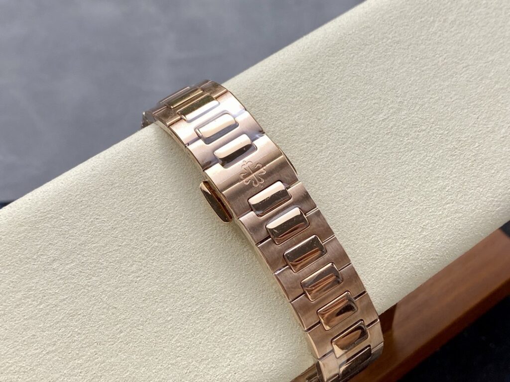 Super Clone Patek Philippe Nautilus 7118/1R-011 32.5mm White Dial Rose Gold — clasp and links