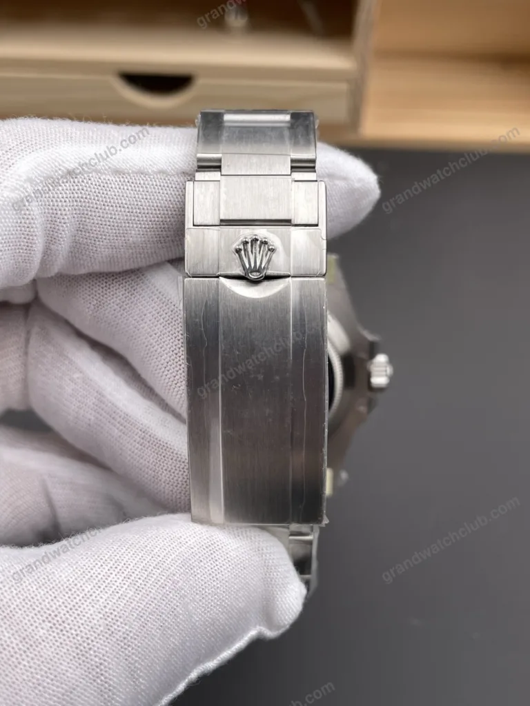 Super Clone Rolex Submariner Green Dial 116610LV “Hulk” – Swiss SuperClone