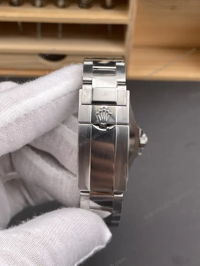 Super Clone Rolex GMT-Master II 126710GRNR “Bruce Wayne” Oyster 2024 – Swiss SuperClone