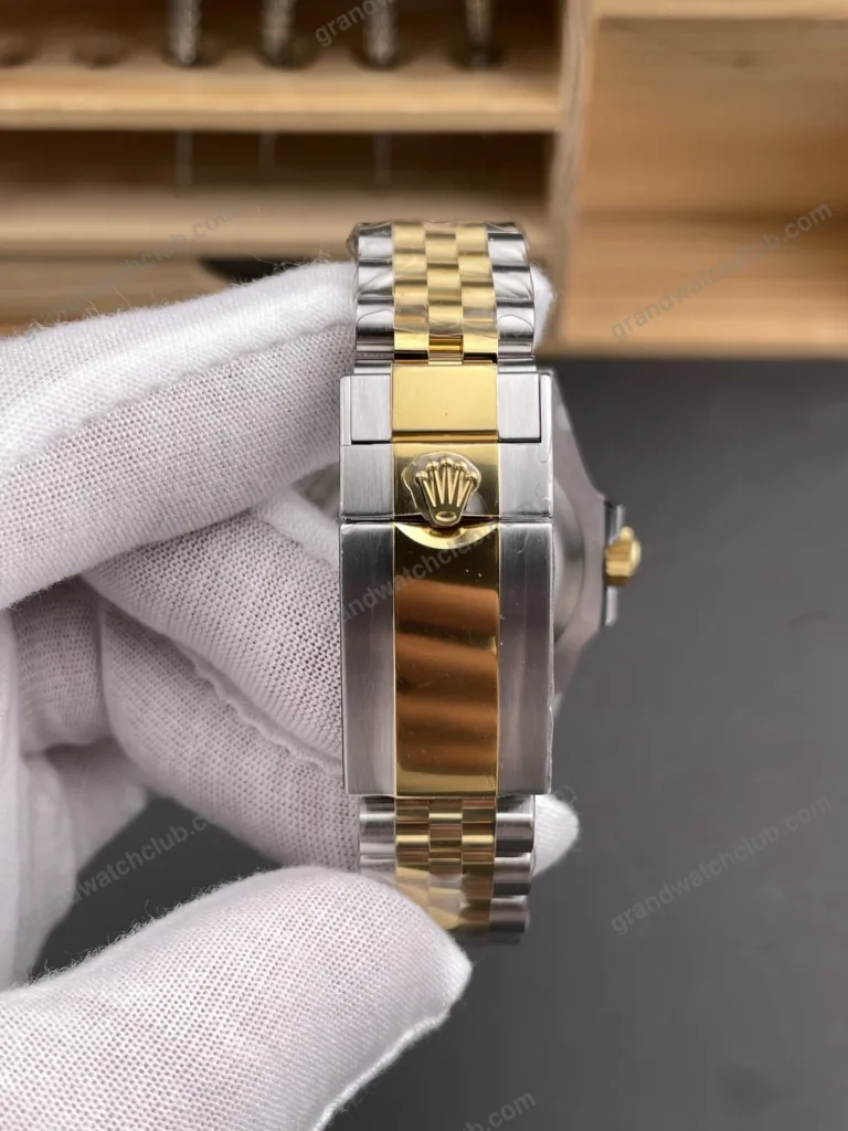 Super Clone Rolex GMT-Master II Black Dial “Zombie” 126713GRNR – Swiss SuperClone