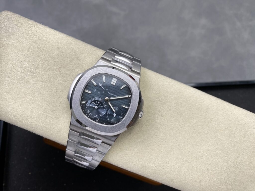 Super Clone Patek Philippe Nautilus 5712/1A-001 Blue Steels – Swiss SuperClone