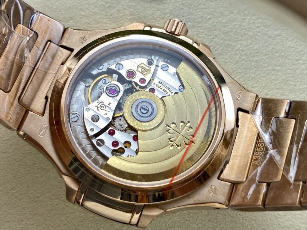 Super Clone Patek Philippe Nautilus 7118/1R-011 32.5mm White Dial Rose Gold — side profile