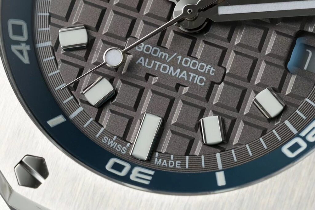 Super Clone Audemars Piguet Royal Oak Offshore Diver 15720ST 42mm Stainless Steel Grey Dial — side profile