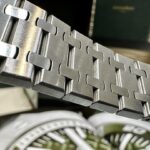 Super Clone Audemars Piguet Royal Oak Jumbo Extra-Thin 15206PT.OO.1240PT.01 39mm Black Dial — bracelet detail