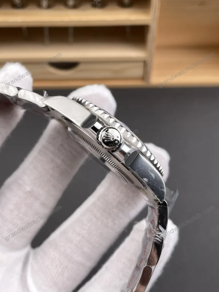 Super Clone Rolex GMT-Master II 126710GRNR “Bruce Wayne” Oyster 2024 – Swiss SuperClone