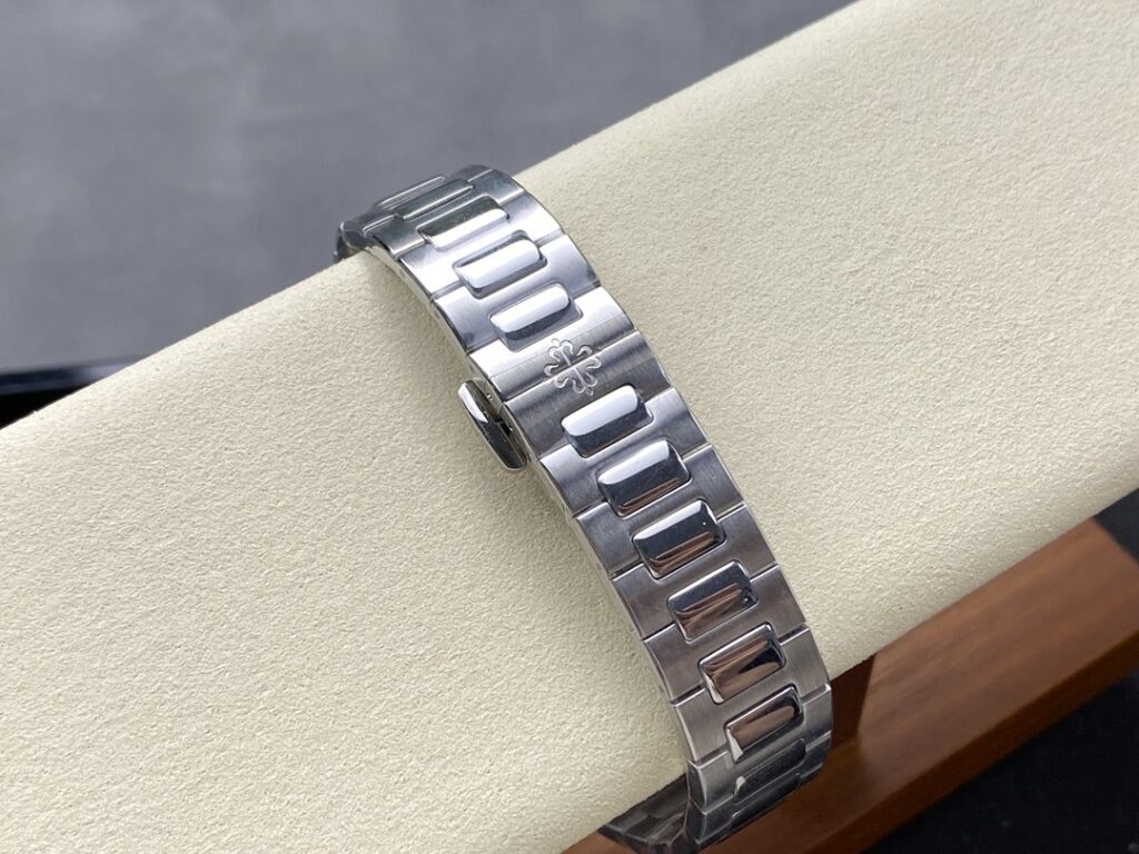 Super Clone Patek Philippe Nautilus 7118/1200A-001 35.2mm Blue Dial Steel – Swiss SuperClone