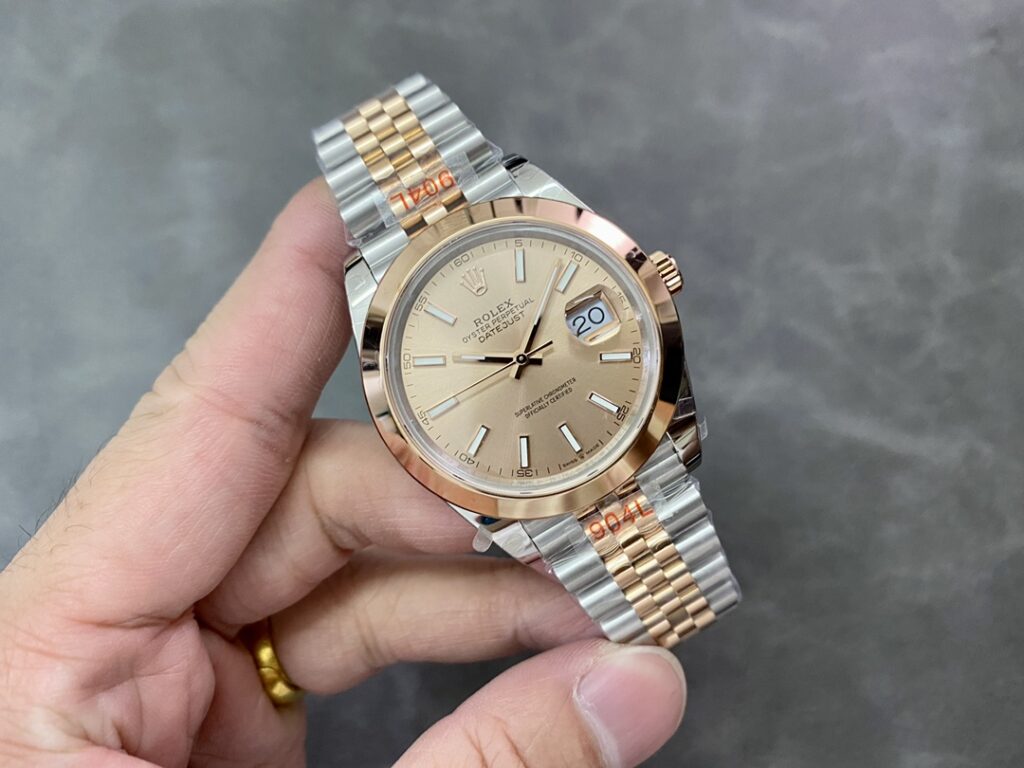 Super Clone Rolex Datejust Champagne Dial 126303-0010 41 mm — movement / caseback view