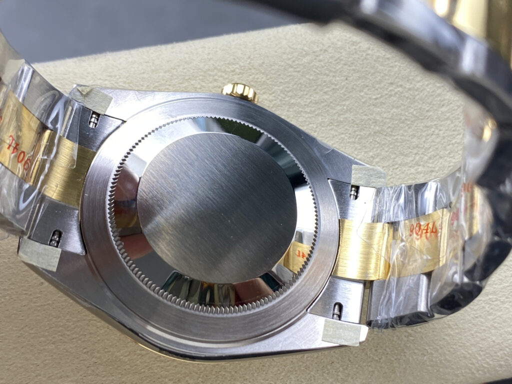 Super Clone Rolex Datejust Champagne Dial 126333-0009 41 mm — side profile