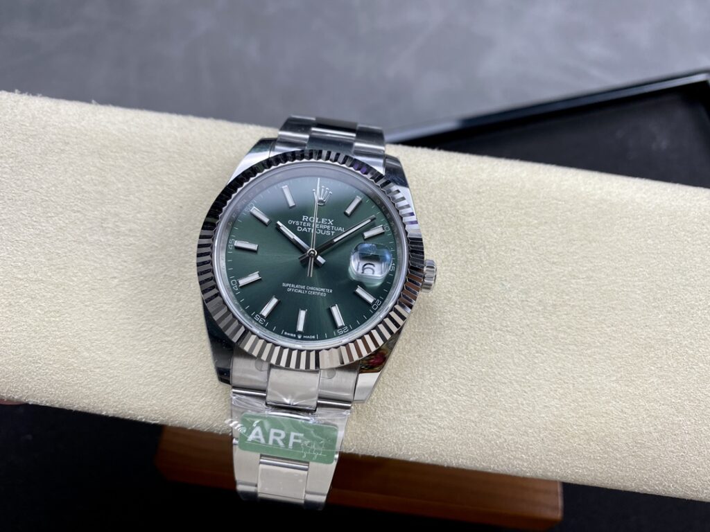 Super Clone Rolex Datejust Mint Green Dial 126334-0027 41 mm — movement / caseback view