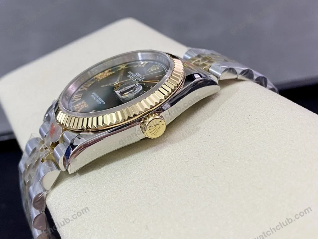 Super Clone Rolex Datejust Olive Green Roman Diamond Dial 126233-0026 36 mm — bracelet detail