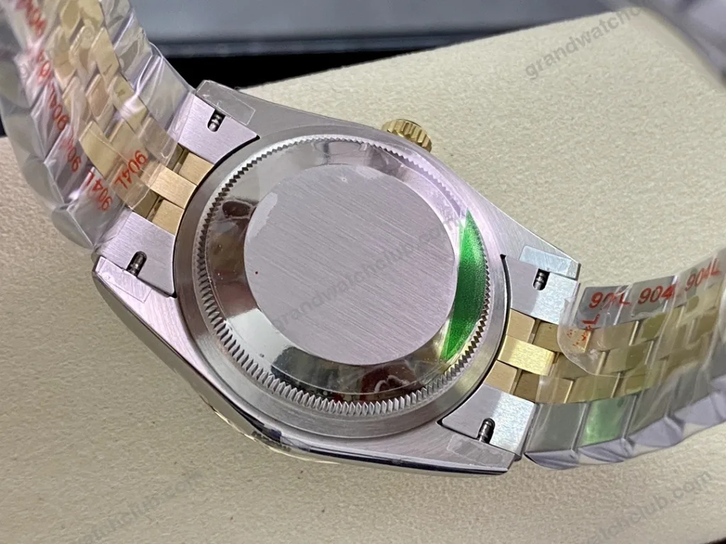 Super Clone Rolex Datejust Olive Green Roman Diamond Dial 126233-0026 36 mm — clasp and links