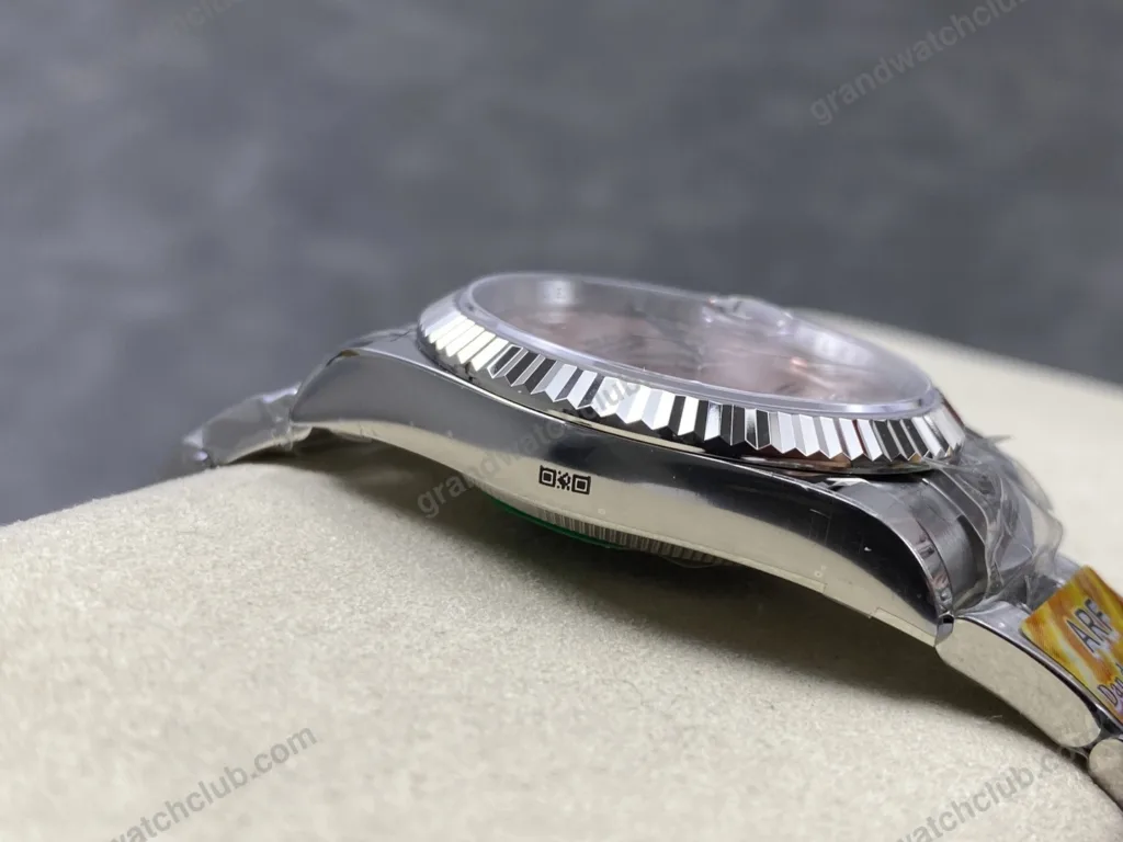 Super Clone Rolex Datejust Pink Roman Dial 126234-0032 36 mm — clasp and links