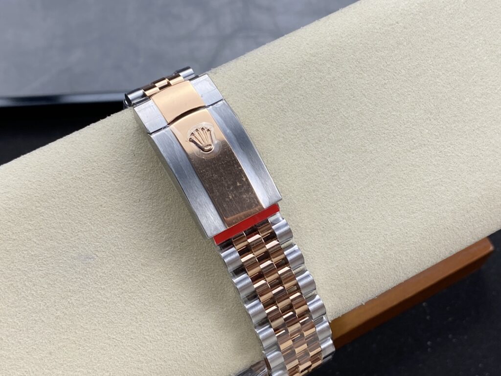 Super Clone Rolex Datejust Rosé Dial 126231-0027 36 mm — movement / caseback view