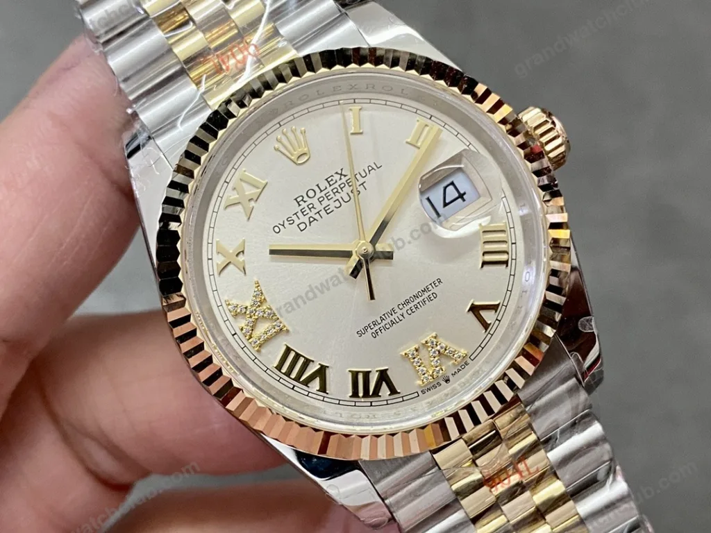 Super Clone Rolex Datejust Silver Roman Diamond Dial 126233-0031 36 mm — side profile