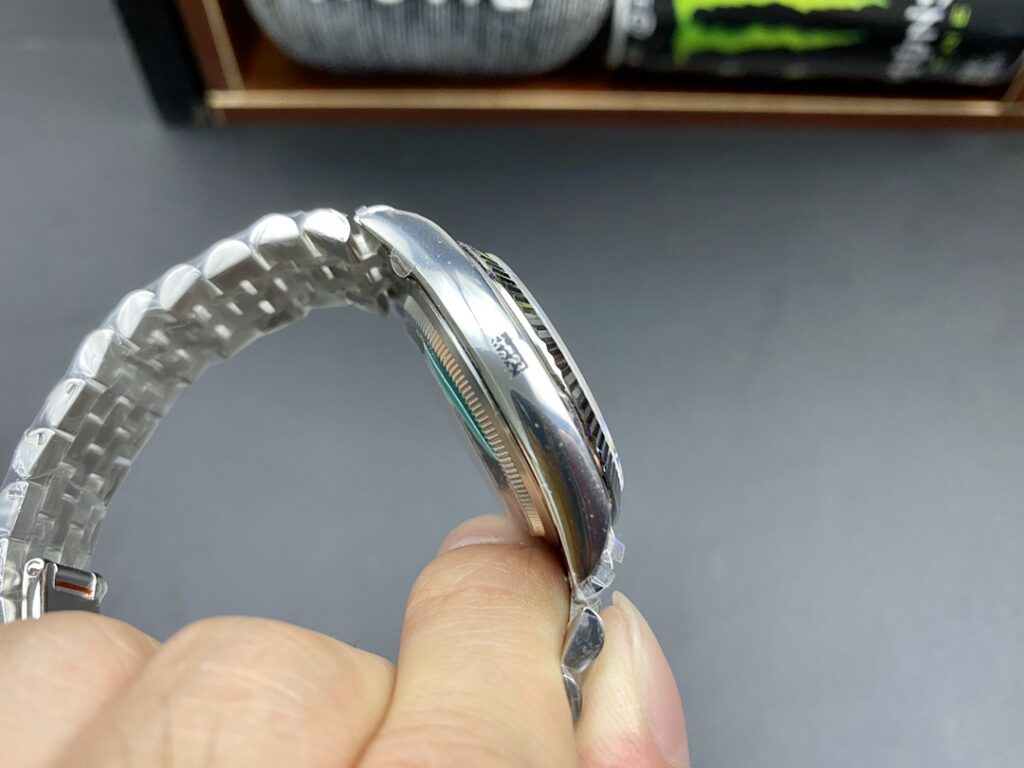 Super Clone Rolex Datejust Silver Roman Diamond Dial 126234-0029 36 mm — clasp and links