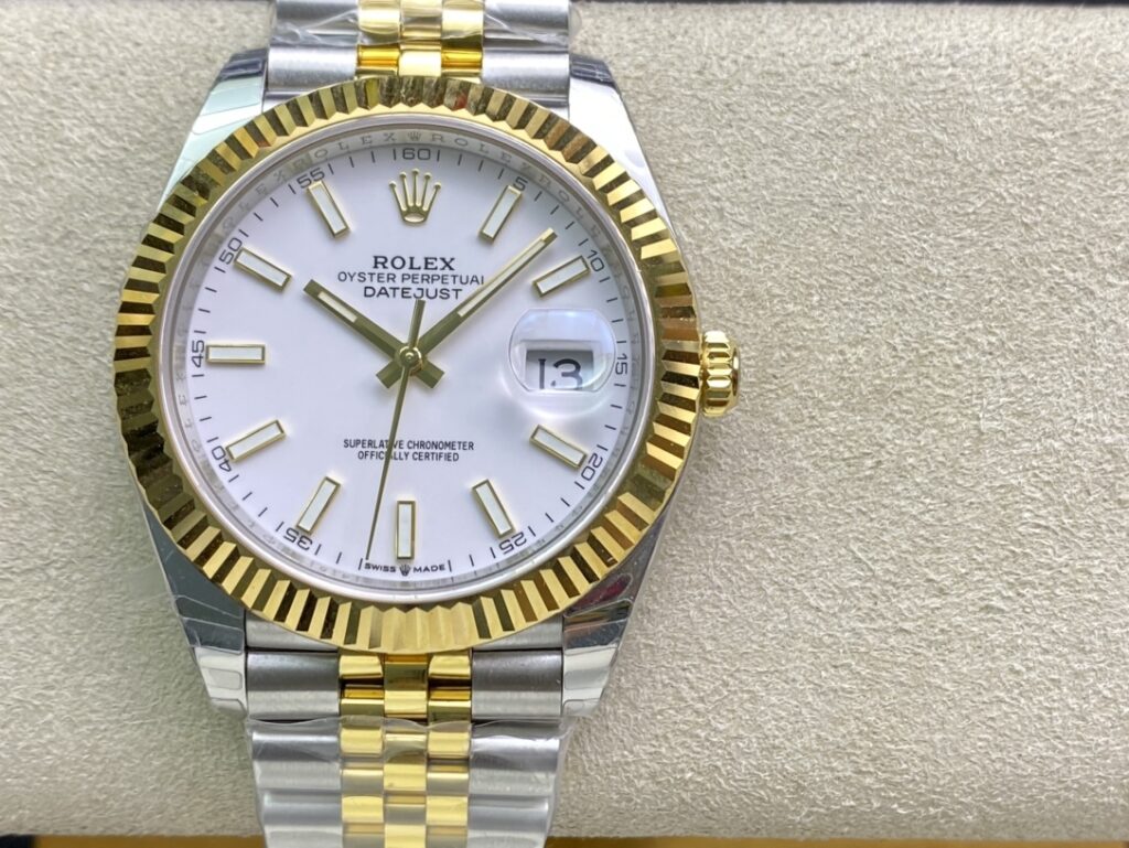 Super Clone Rolex Datejust White Dial 126333-0016 41 mm — dial close-up