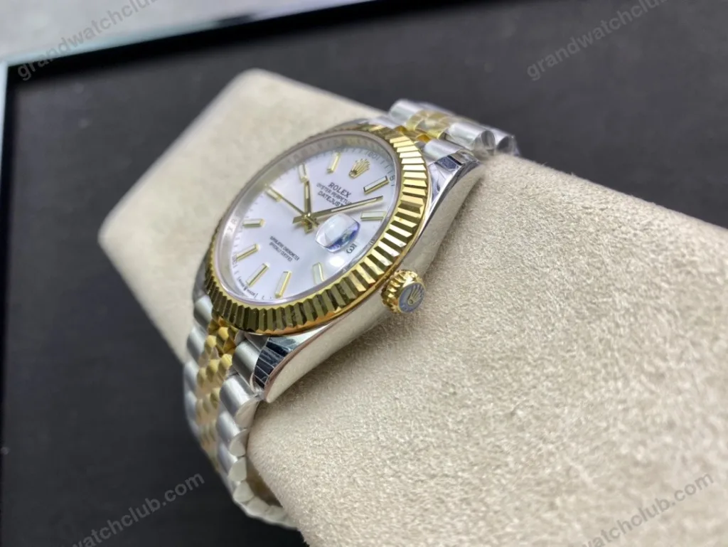 Super Clone Rolex Datejust White Dial 126333-0016 41 mm — bracelet detail