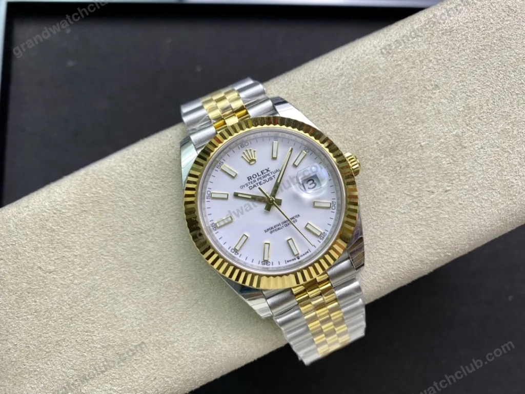 Super Clone Rolex Datejust White Dial 126333-0016 41 mm — movement / caseback view