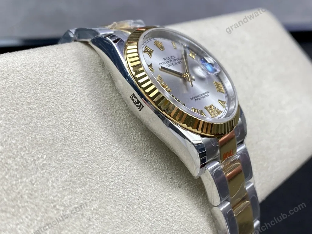 Super Clone Rolex Datejust White Roman Dial 126233-0030 36 mm — bracelet detail