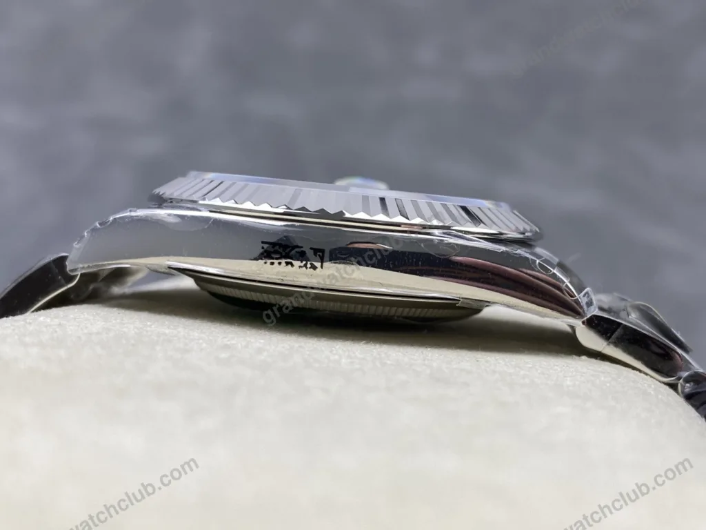 Super Clone Rolex Datejust White Roman Dial 126334-0023 41 mm — side profile