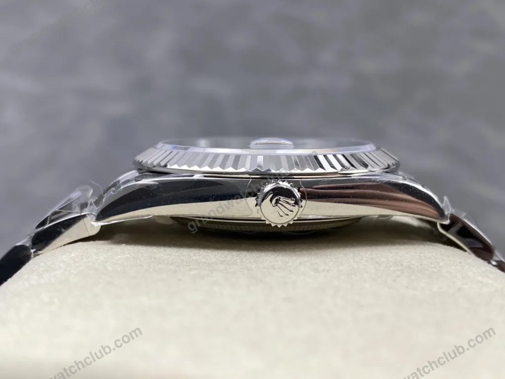 Super Clone Rolex Datejust White Roman Dial 126334-0023 41 mm — bracelet detail