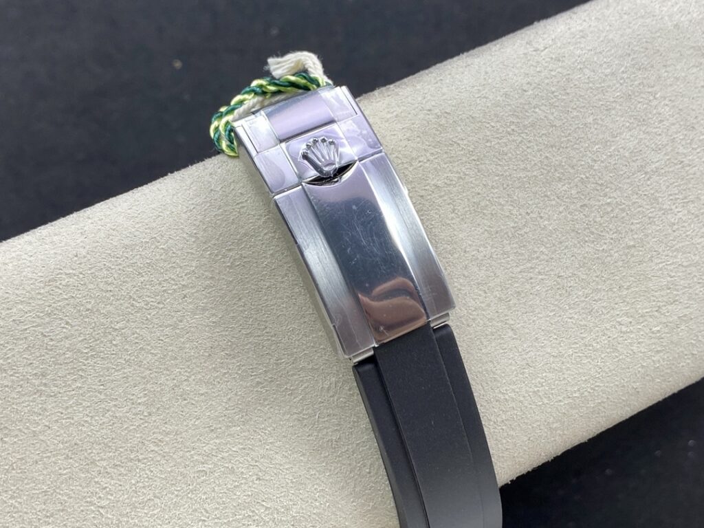 Super Clone Rolex Daytona 126519LN Meteorite Dial — clasp and links