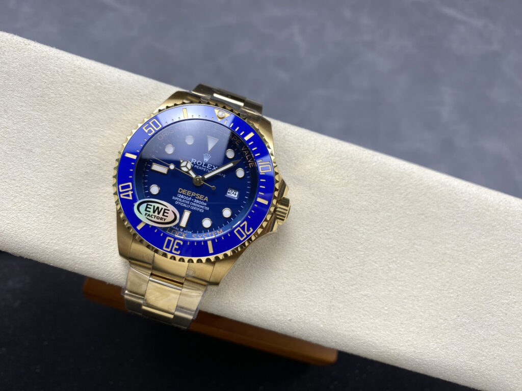Super Clone Rolex Deepsea Sea-Dweller 136668LB 2024 — bracelet detail