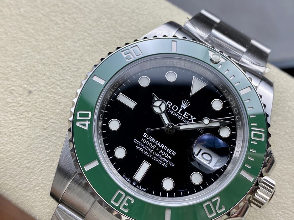 Super Clone Rolex Submariner Black Dial 126610LV “Starbucks” — bracelet detail
