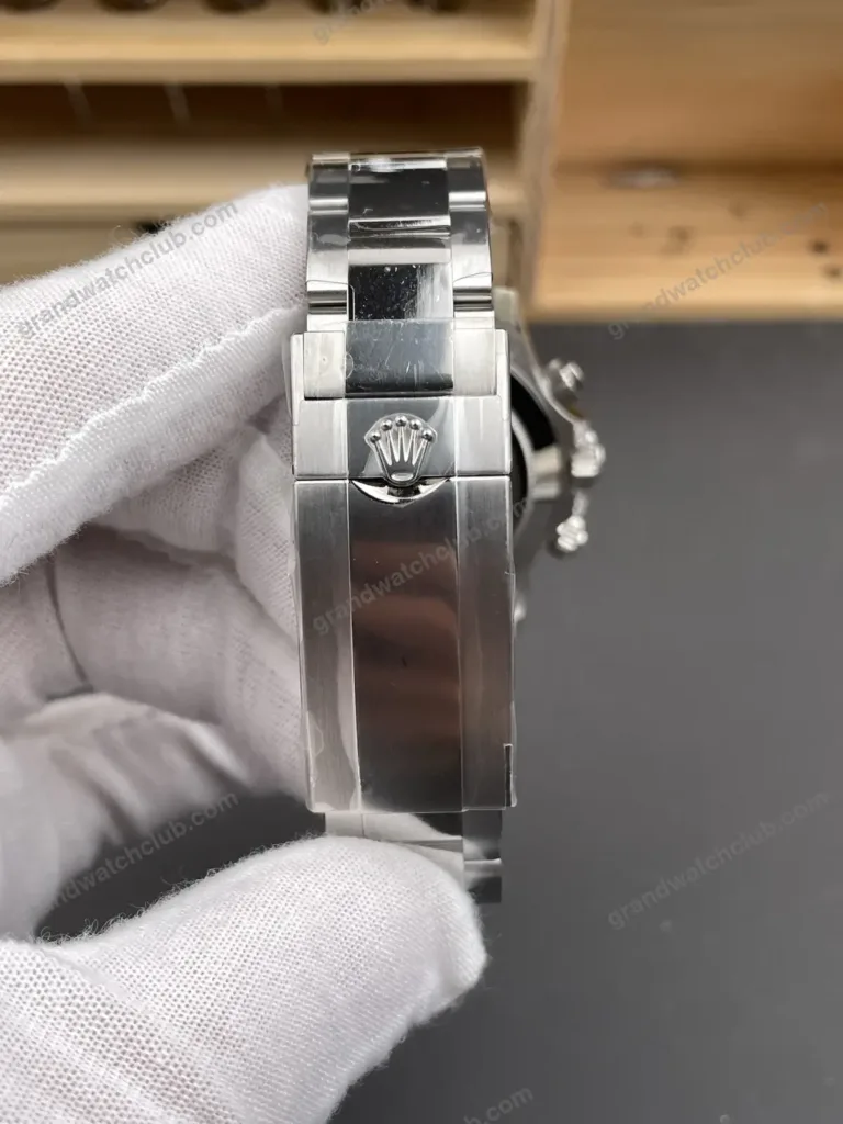Super Clone Rolex Cosmograph Daytona Blue Sapphire Diamond Bezel Black Dial 116520 – Swiss SuperClone - photo 2