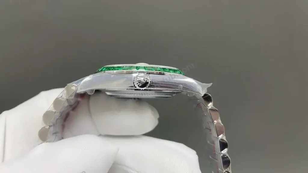 Super Clone Rolex Day-Date 40 Emerald Bezel Diamond Pavé Dial 228396TEM President – Swiss SuperClone - photo 2